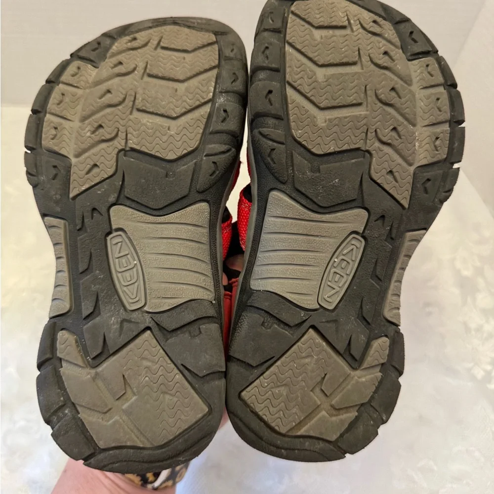 Keen Newport H2 Kids Size 2‎ Waterproof Sandal Hiking Shoe Red Black Coastal